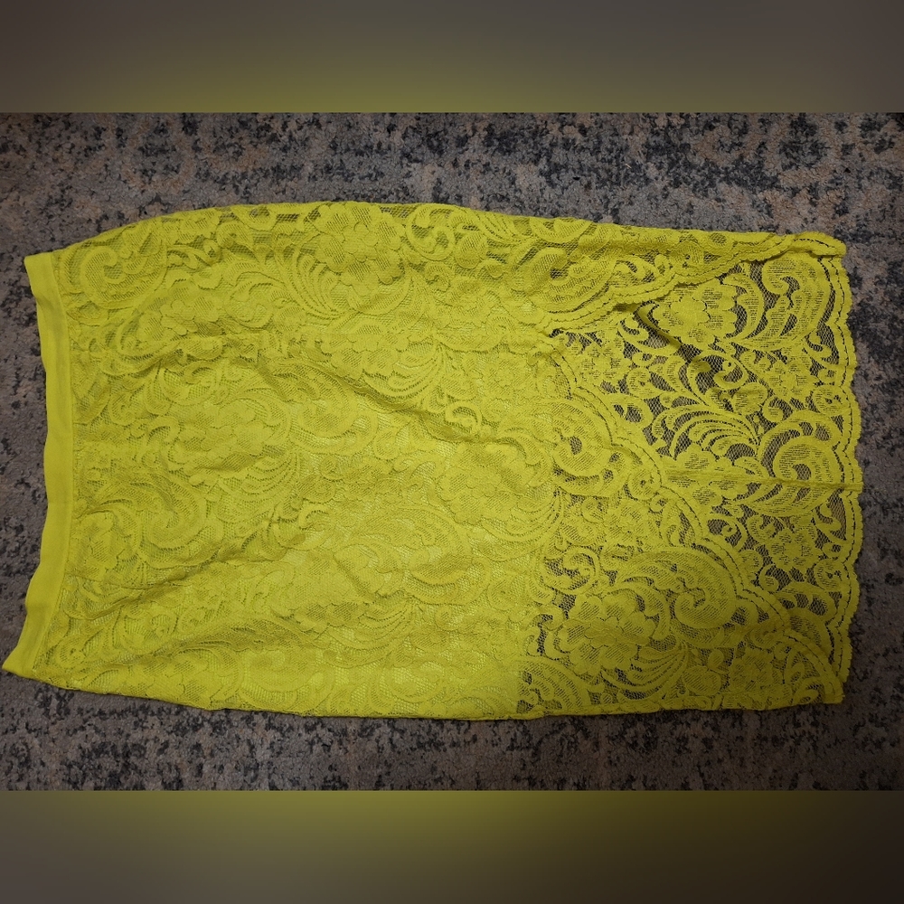 Lace skirt